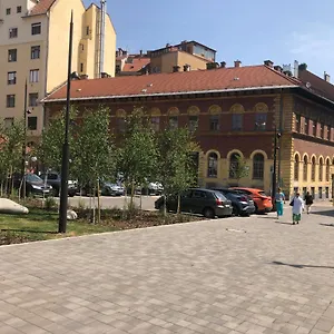 Season 2 , Budapest Ungarn