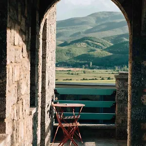 Helga's , Lin Albania