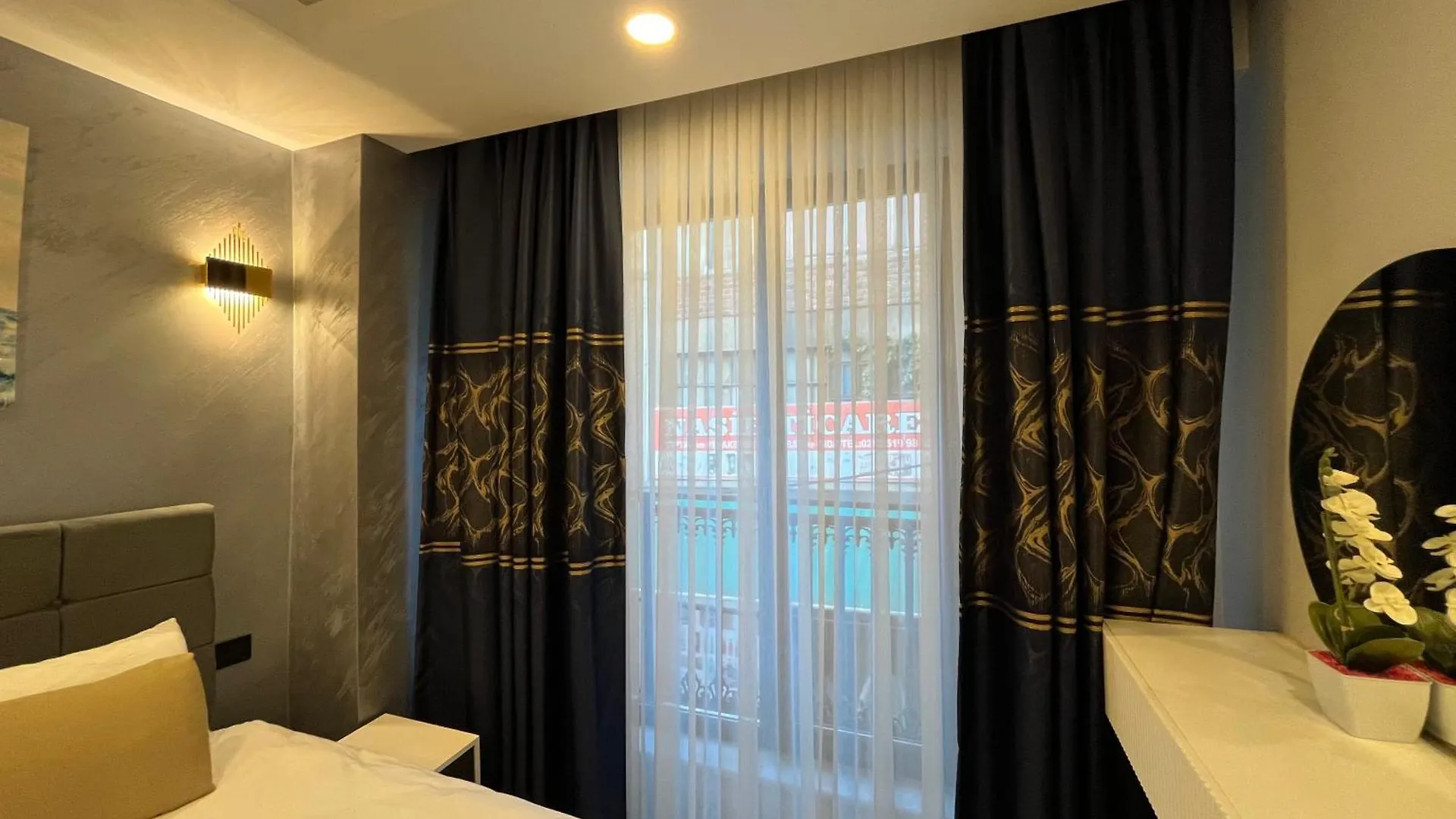 White Palace Halic Istanbul 0*,